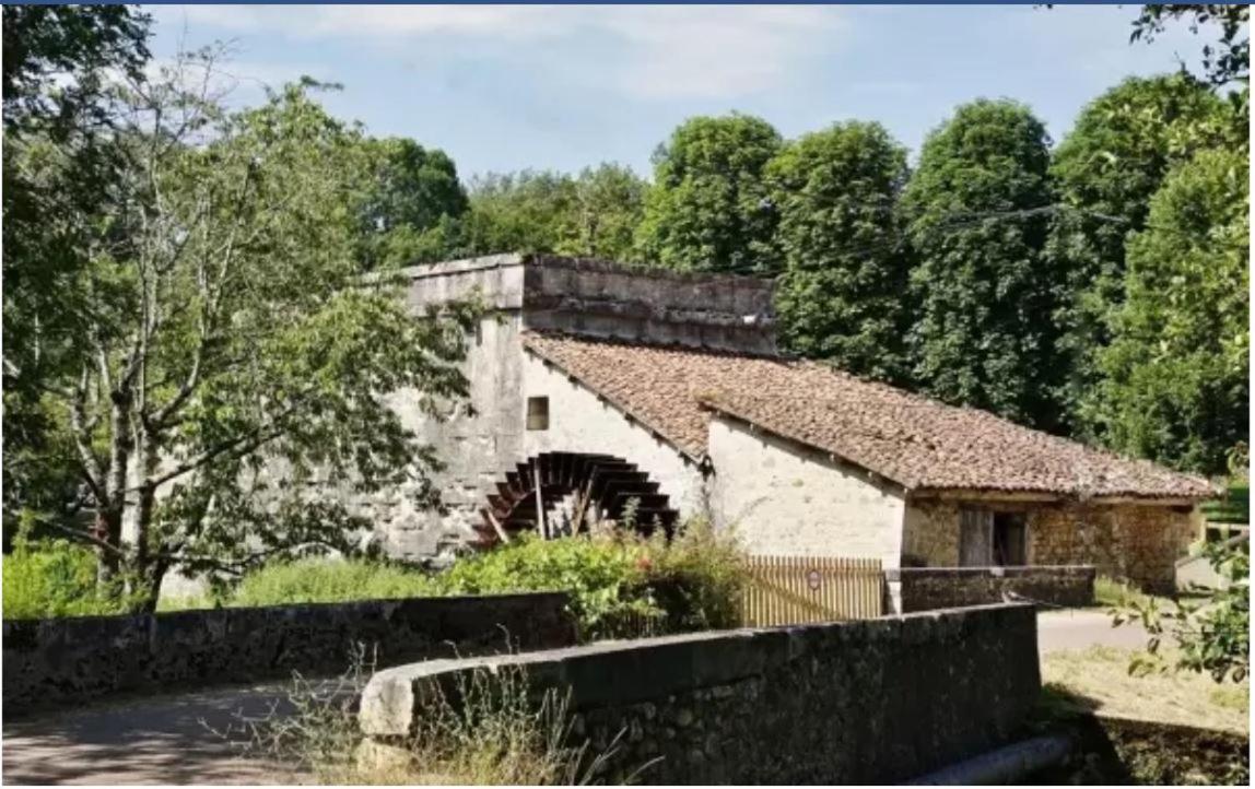 Chez Sarah - L'Escapade Bed and Breakfast Javerlhac-et-la-Chapelle-Saint-Robert Exteriör bild